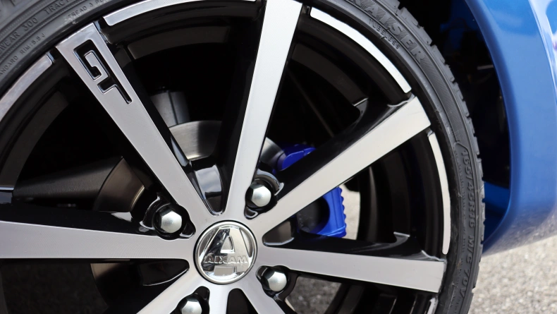 Quadriciclos AIXAM Coup&eacute; CUTGTI_BLS_DTZ1.jpg