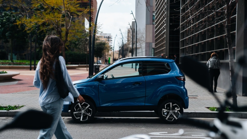 Quadriciclos AIXAM Crossover SITU_CROOVR_BLS_PNG (1).jpg