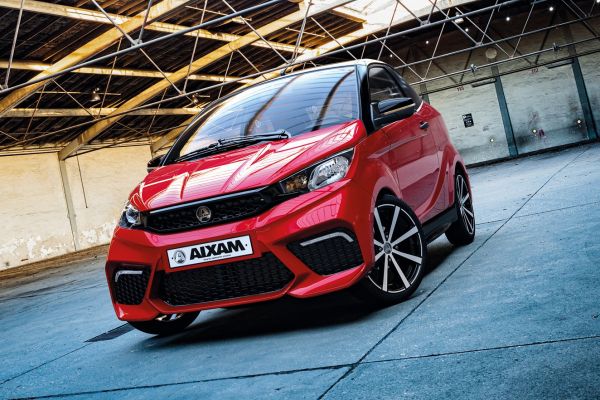 Quadriciclos AIXAM Coup&eacute; 20_CUTGTI_RED_SITU Hangar_zoom.jpg