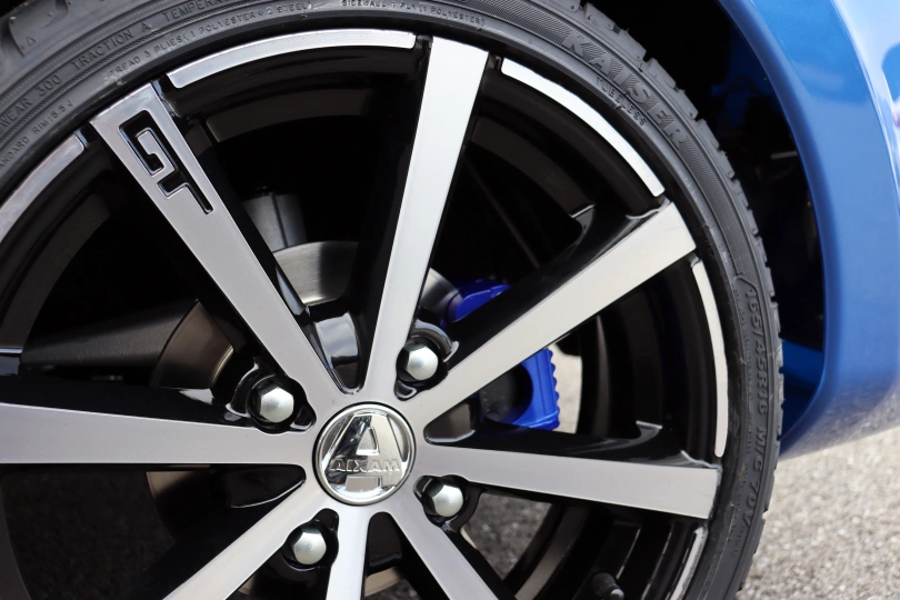 Quadriciclos AIXAM Coup&eacute; CUTGTI_BLS_DTZ1.jpg