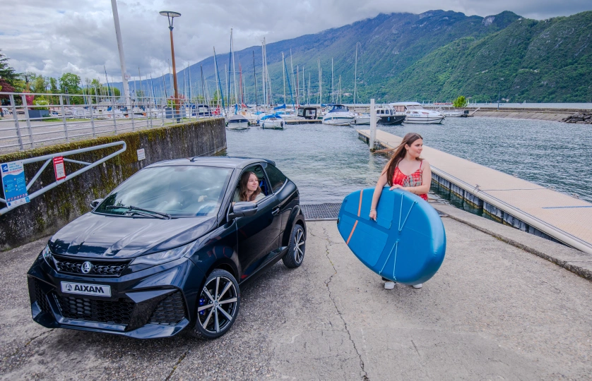 Quadriciclos AIXAM Coup&eacute; CUTGTI_SITU_BLK_JPG (2).jpg