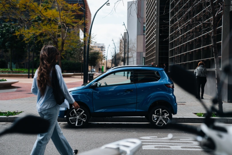 Quadriciclos AIXAM Crossover SITU_CROOVR_BLS_PNG (1).jpg