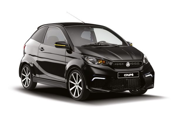 Quadriciclos AIXAM Coup&eacute; CUTGTI_34AV_BLK_PNG.jpg