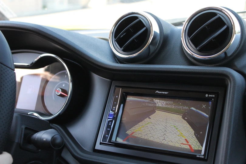 Quadriciclos AIXAM e Crossover CROEVO_DETZ_INT.JPG