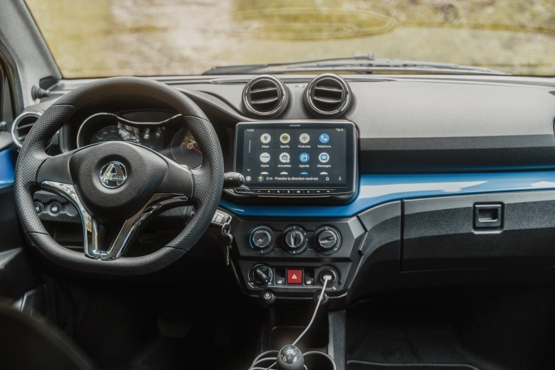 Quadriciclos AIXAM e Crossover CROPRE_BLS_INT_3.jpg