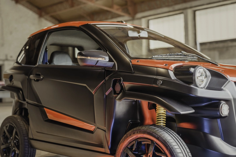 Quadriciclos AIXAM e-Scouty ESCOUTY_34AV_RED_1_JPG.jpg