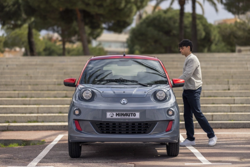 Quadriciclos AIXAM e Minauto EMINCH_FAVA_TIT_JPG (6).jpg