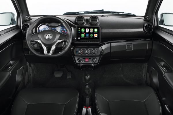 Quadriciclos AIXAM Coup&eacute; MULTIA_DETZ_INTE_EvoTdBNoirlaque9pouces.jpg