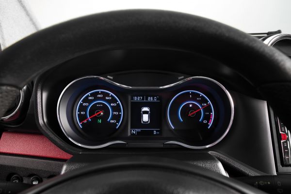 Quadriciclos AIXAM City MULTIA_DETZ_INTE_PremiumCompteurRapproche.jpg