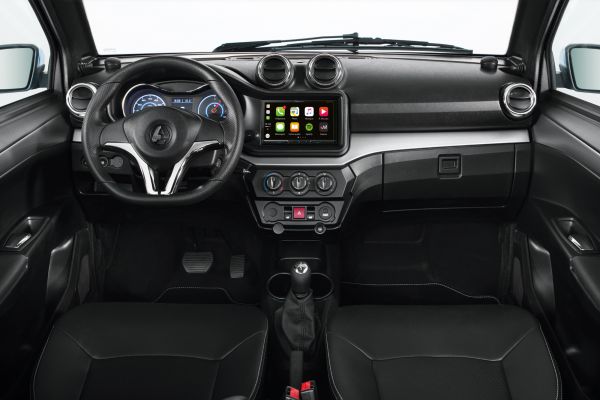Quadriciclos AIXAM Coupé MULTIA_DETZ_INTE_PremiumTdBAlu7pouces AppleCar.jpg
