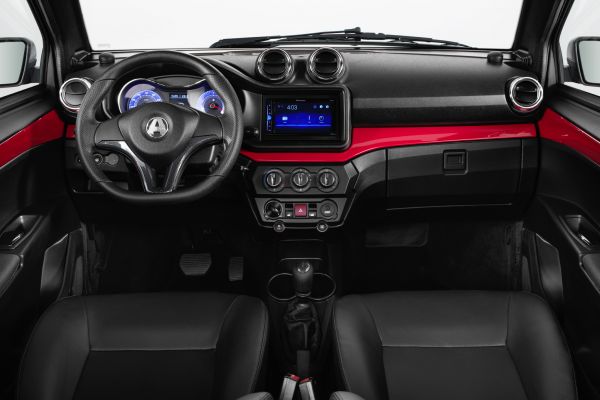 Quadriciclos AIXAM Coupé Interior vermelho